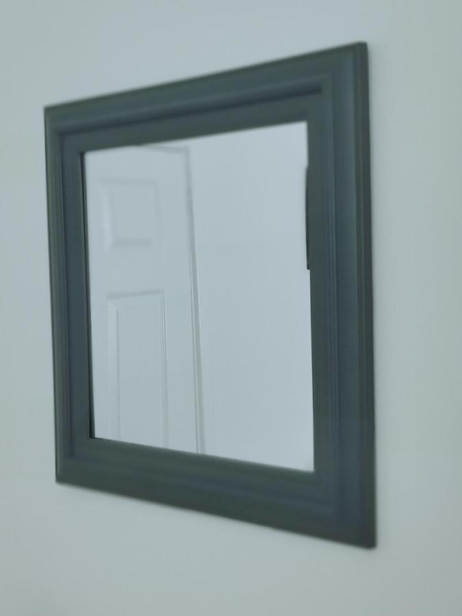 Room In A Friendly Home In A Quite Neighborhood Of คาร์ดิฟฟ์ ภายนอก รูปภาพ